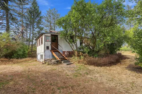 17717 W Burnett Rd, Nine Mile Falls, WA 99026