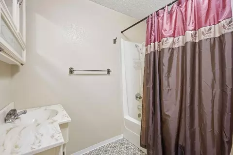 Bath - 4107 W Everett Ave, Spokane, WA 99205 photo 3 of 3