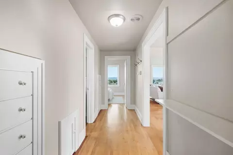 Entry Way - 2709 E Illinois Ave, Spokane, WA 99207 photo 1 of 2