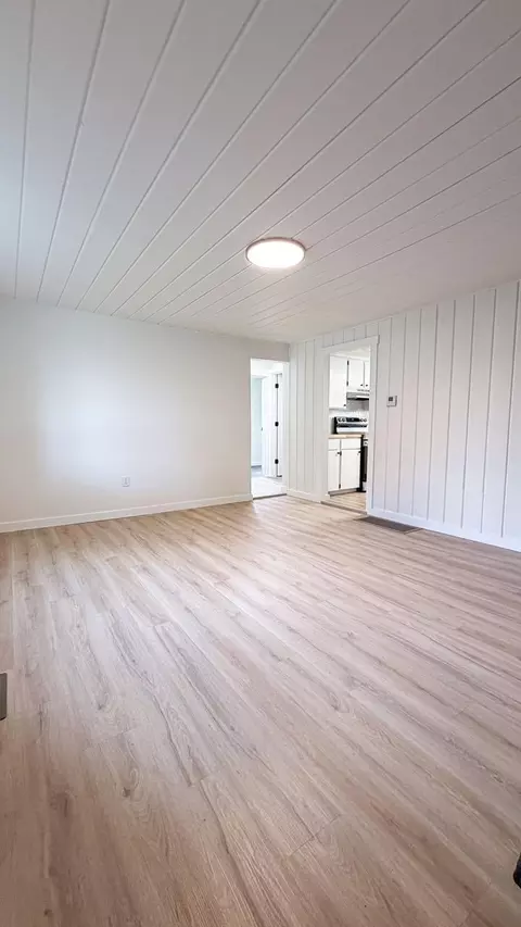 Living - 5317 E Commerce Ave, Spokane, WA 99212 photo 5 of 5