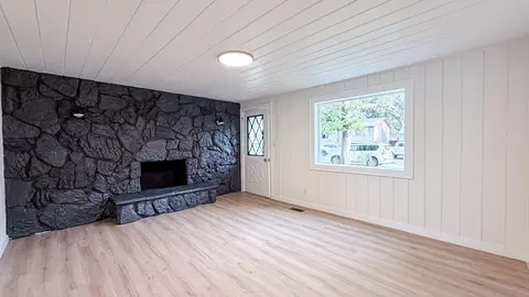 Living - 5317 E Commerce Ave, Spokane, WA 99212 photo 1 of 5