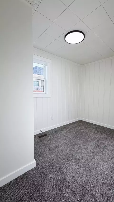 Bedroom - 5317 E Commerce Ave, Spokane, WA 99212 photo 3 of 4