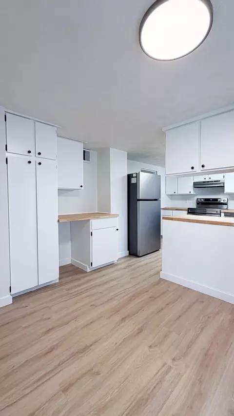 Kitchen - 5317 E Commerce Ave, Spokane, WA 99212 photo 6 of 6