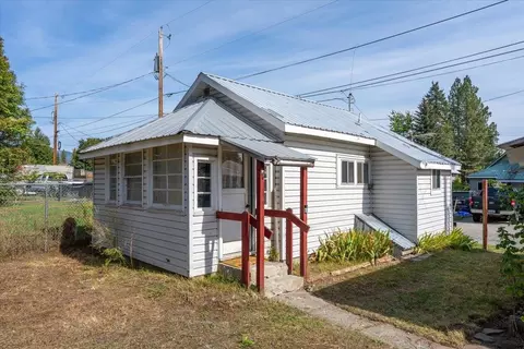 724 W 2nd St, Newport, WA 99156