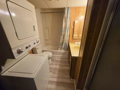 Bath - 1205 E Lyons Ave #146, Spokane, WA 99208 photo 3 of 4