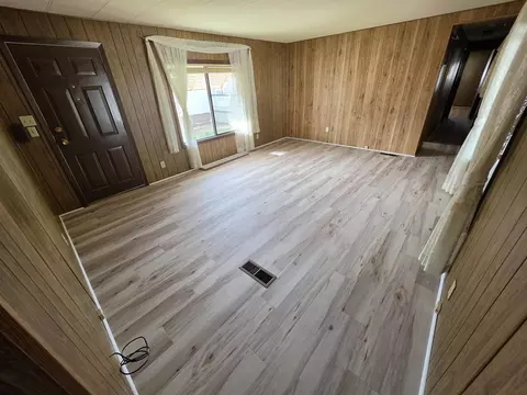 Living - 1205 E Lyons Ave #146, Spokane, WA 99208 photo 2 of 2
