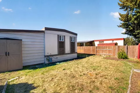 Exterior - 1211 E Lyons Ave # 107, Spokane, WA 99208 photo 5 of 6