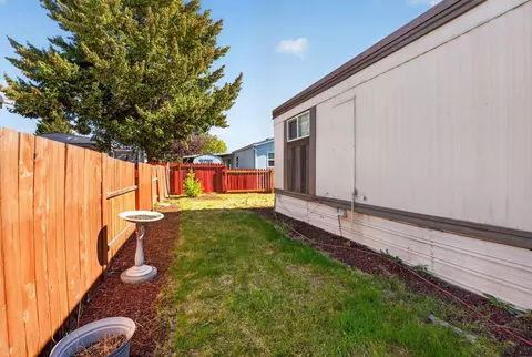 Exterior - 1211 E Lyons Ave # 107, Spokane, WA 99208 photo 4 of 6