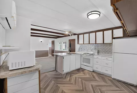 Kitchen - 1211 E Lyons Ave # 107, Spokane, WA 99208 photo 2 of 4