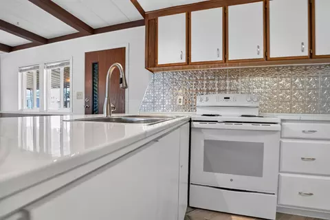 Kitchen - 1211 E Lyons Ave # 107, Spokane, WA 99208 photo 3 of 4