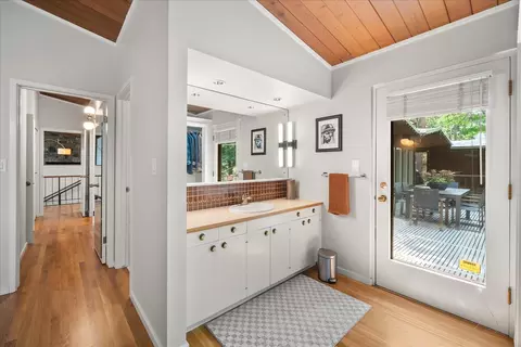 Entry Way - 710 E 12th Ave, Spokane, WA 99202 photo 2 of 3