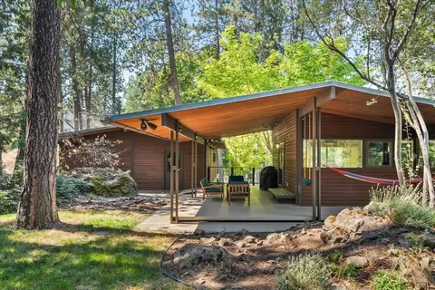 Exterior - 710 E 12th Ave, Spokane, WA 99202 photo 4 of 10