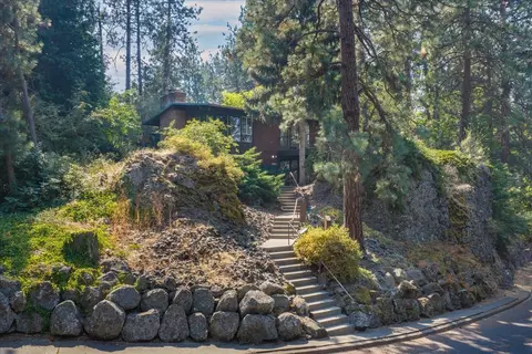 Exterior - 710 E 12th Ave, Spokane, WA 99202 photo 1 of 10