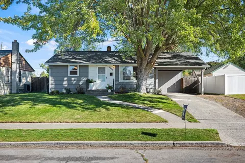 6020 N Douglas Dr, Spokane, WA 99205