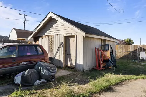 Exterior - 3515 E Broad Ave, Spokane, WA 99207 photo 8 of 13