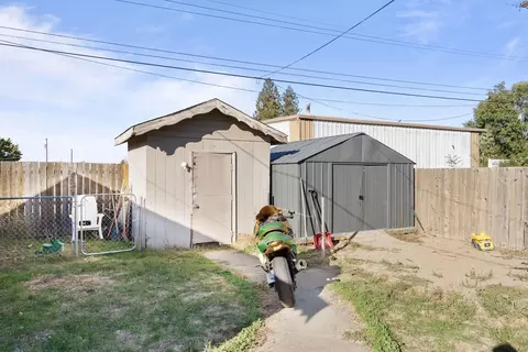 Exterior - 3515 E Broad Ave, Spokane, WA 99207 photo 7 of 13
