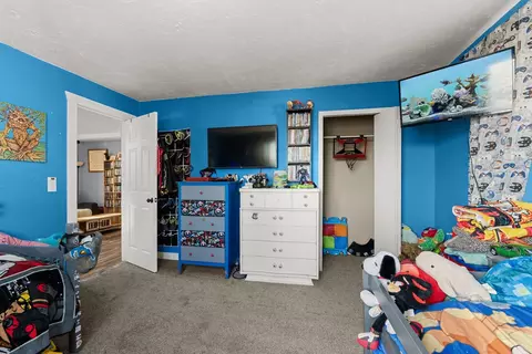 Bedroom - 3515 E Broad Ave, Spokane, WA 99207 photo 2 of 5