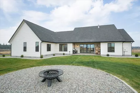 23070 W Mcfarlane Rd, Medical Lake, WA 99022