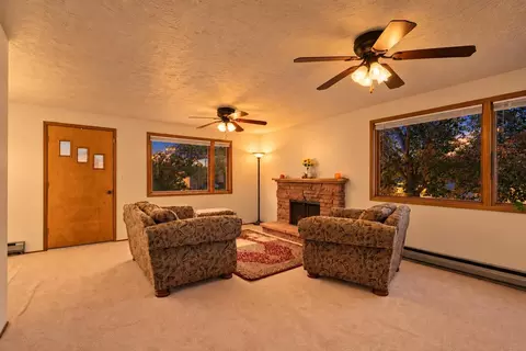 Living - 13521 E 16th Ave, Spokane Valley, WA 99216 photo 3 of 4