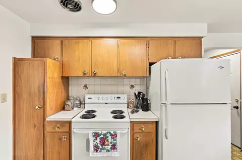 Kitchen - 13521 E 16th Ave, Spokane Valley, WA 99216 photo 4 of 5