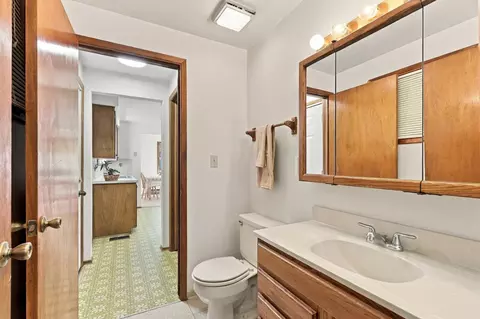 Bath - 13521 E 16th Ave, Spokane Valley, WA 99216 photo 2 of 3