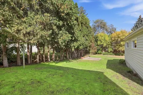 Exterior - 3017 E 18th Ave, Spokane, WA 99223 photo 5 of 7