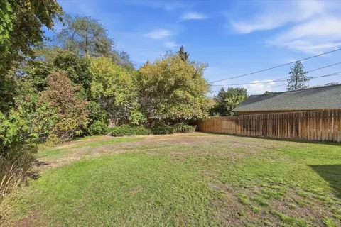 Exterior - 3017 E 18th Ave, Spokane, WA 99223 photo 6 of 7