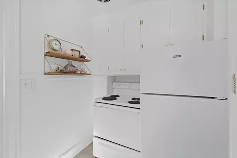 Kitchen - 3017 E 18th Ave, Spokane, WA 99223 photo 3 of 3