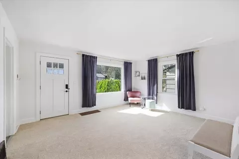 Living - 3017 E 18th Ave, Spokane, WA 99223 photo 1 of 4