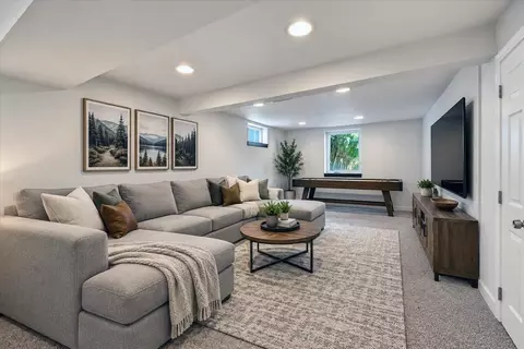 Living - 3017 E 18th Ave, Spokane, WA 99223 photo 4 of 4