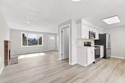 Living - 1823 E Joseph Ave, Spokane, WA 99208 photo 4 of 5