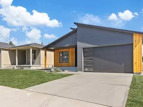 3335 S Morrill Ln, Spokane, WA 99223