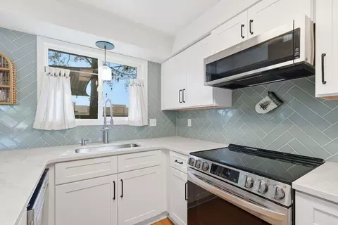 Kitchen - 2220 E 63rd Ave, Spokane, WA 99223 photo 4 of 4