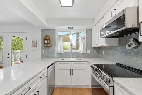 Kitchen - 2220 E 63rd Ave, Spokane, WA 99223 photo 3 of 4