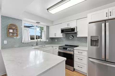 Kitchen - 2220 E 63rd Ave, Spokane, WA 99223 photo 2 of 4