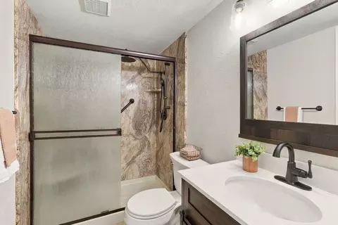 Bath - 705 E Upper Terrace Ln, Colbert, WA 99005 photo 5 of 5