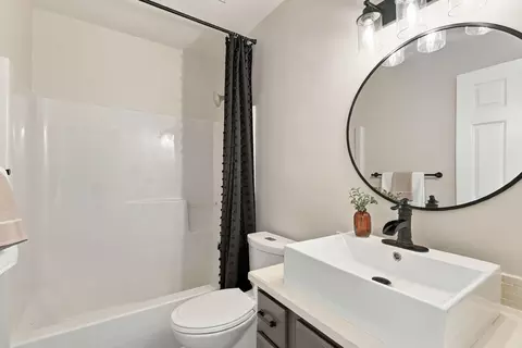 Bath - 705 E Upper Terrace Ln, Colbert, WA 99005 photo 4 of 5