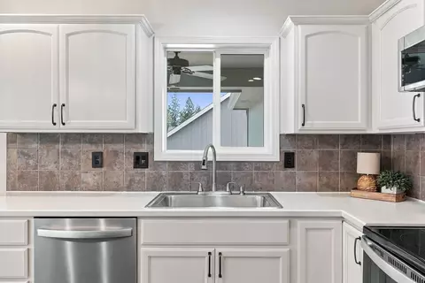 Kitchen - 705 E Upper Terrace Ln, Colbert, WA 99005 photo 3 of 3