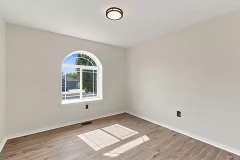 Bedroom - 705 E Upper Terrace Ln, Colbert, WA 99005 photo 2 of 4