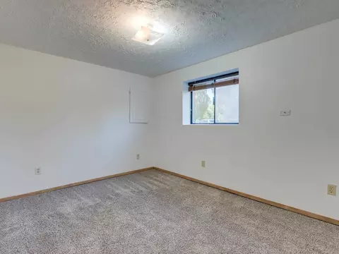 Bedroom - 11922 E 24th Ave, Spokane Valley, WA 99206 photo 6 of 7