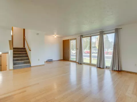 Living - 11922 E 24th Ave, Spokane Valley, WA 99206 photo 3 of 5