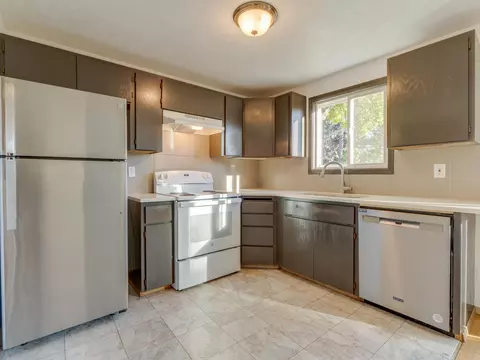 Kitchen - 11922 E 24th Ave, Spokane Valley, WA 99206 photo 2 of 2