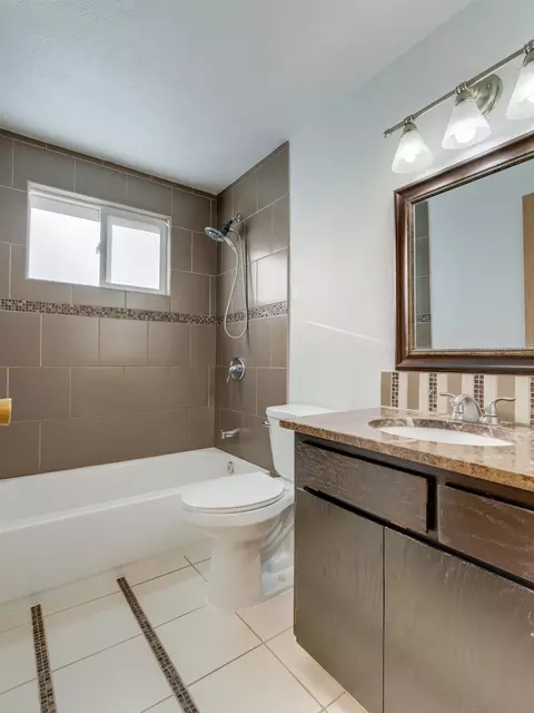 Bath - 11922 E 24th Ave, Spokane Valley, WA 99206 photo 1 of 2