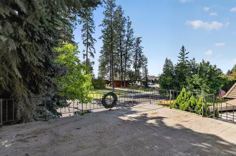 Exterior - 105 E High Dr, Spokane, WA 99203 photo 5 of 6