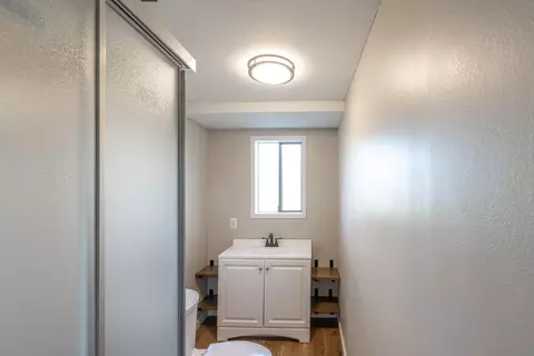 Bath - 8001 E Woolard Rd, Colbert, WA 99005 photo 4 of 5