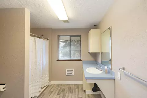 Bath - 8001 E Woolard Rd, Colbert, WA 99005 photo 5 of 5