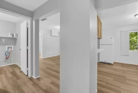 Entry Way - 2718 E 5th Ave, Spokane, WA 99202 photo 2 of 2