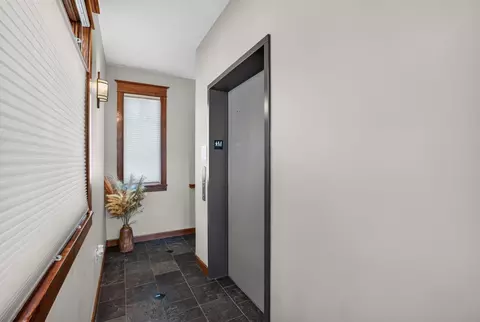 Entry Way - 2 E Sumner Ave #2, Spokane, WA 99202 photo 1 of 5