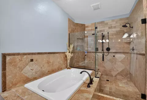 Bath - 2 E Sumner Ave #2, Spokane, WA 99202 photo 3 of 5