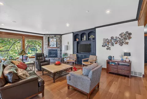 Living - 2 E Sumner Ave #2, Spokane, WA 99202 photo 2 of 6